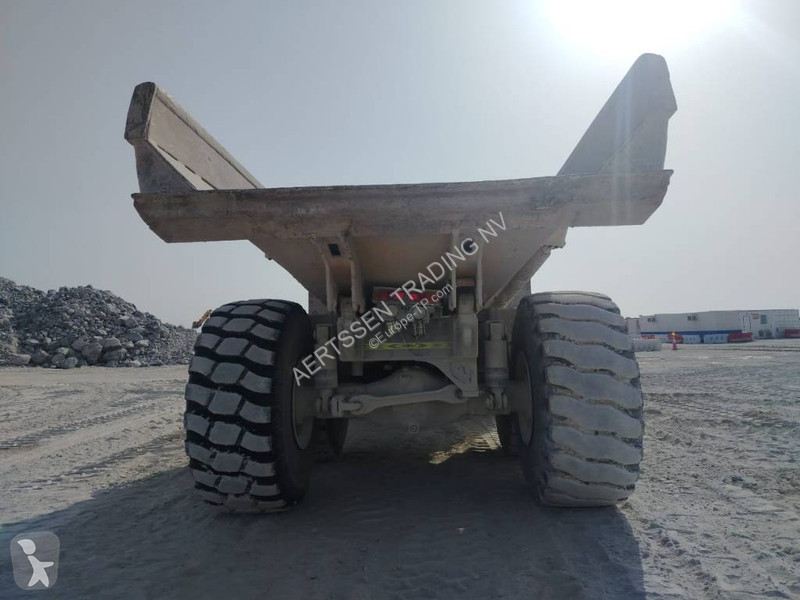 عربة قلابة Komatsu R (4 pieces available in Abu...
