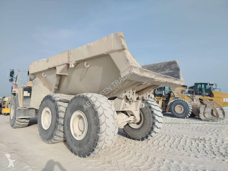 Basculantă Komatsu R (4 pieces available in Abu...