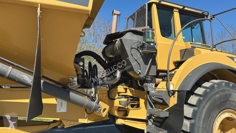 Sklápač Volvo 6x6