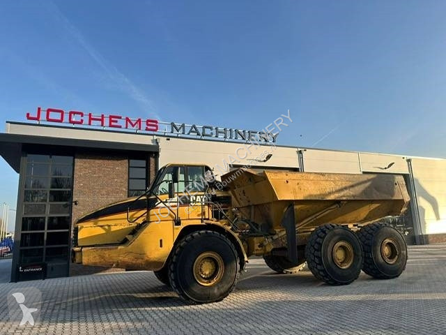 عربة قلابة Caterpillar 740 Dumper