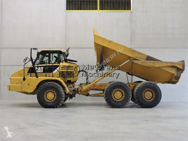 Sklápač Caterpillar 725