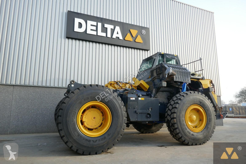 Sklápač Komatsu HD405-8