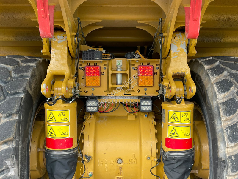 عربة قلابة Caterpillar G