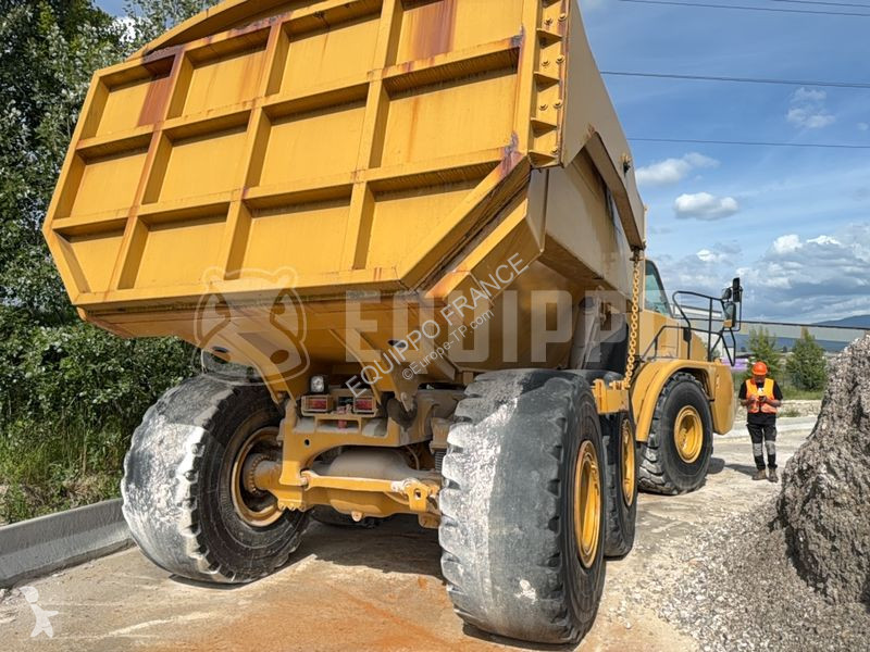 عربة قلابة Caterpillar 740