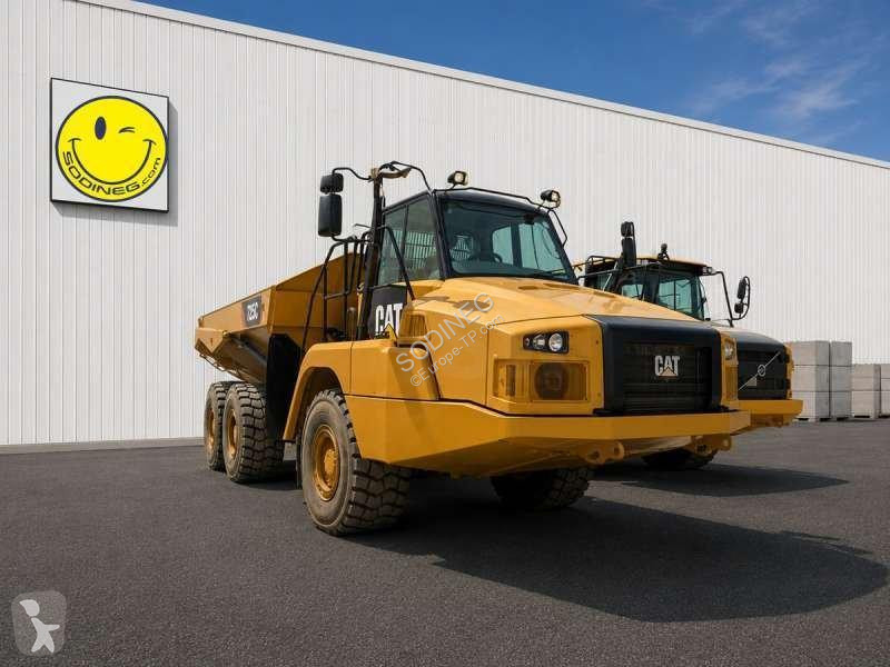 Sklápač Caterpillar C2