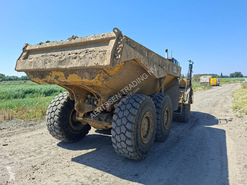 عربة قلابة Caterpillar C2