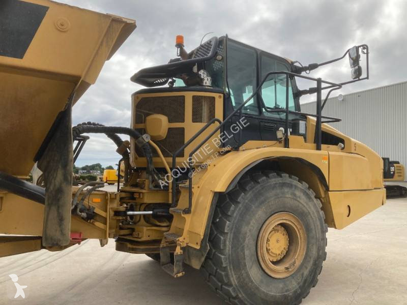 Sklápač Caterpillar 745
