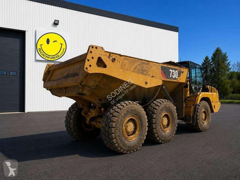 عربة قلابة Caterpillar