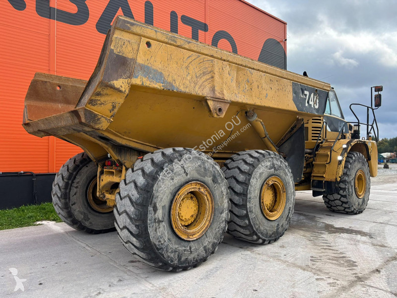 Карьерный самосвал Caterpillar 6x6 AC