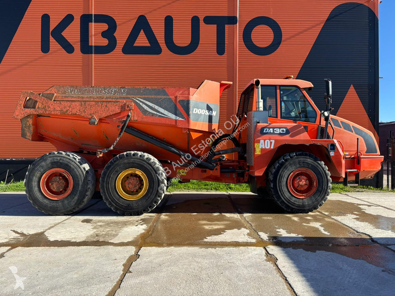 عربة قلابة Doosan 6x6