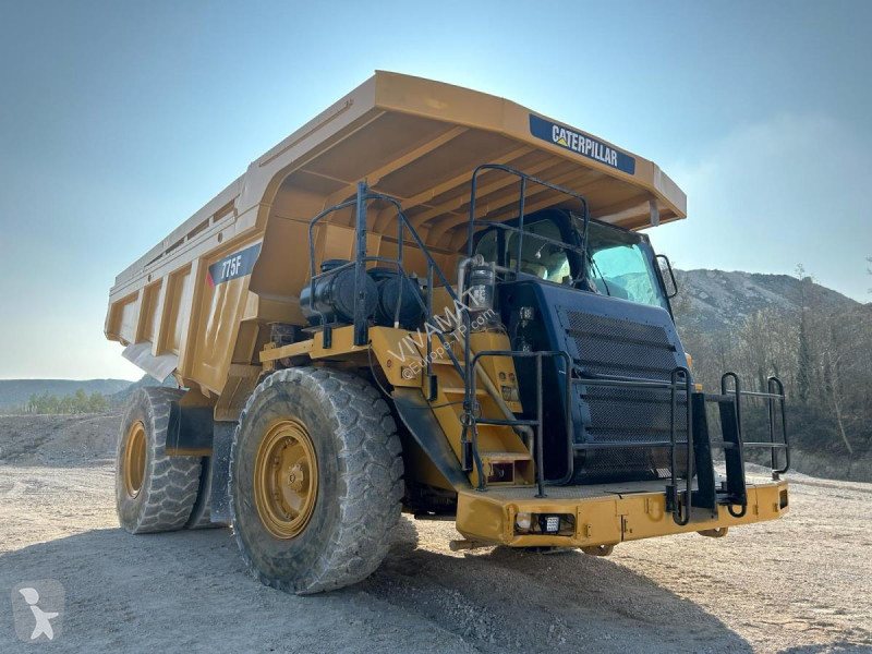 Basculantă Caterpillar Rebuilt