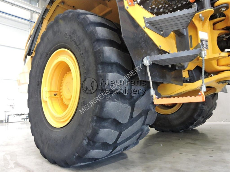 عربة قلابة Volvo G