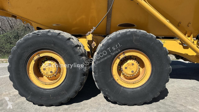 عربة قلابة Bell B30E