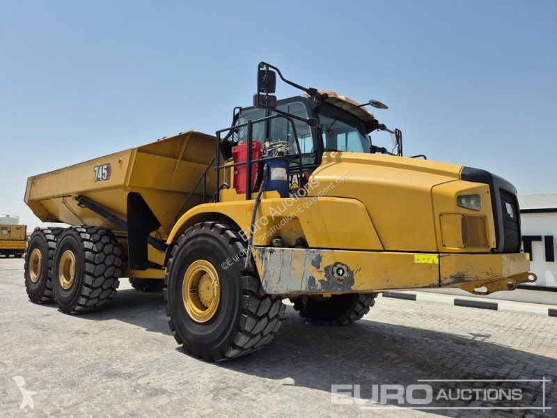 Basculantă Caterpillar 745