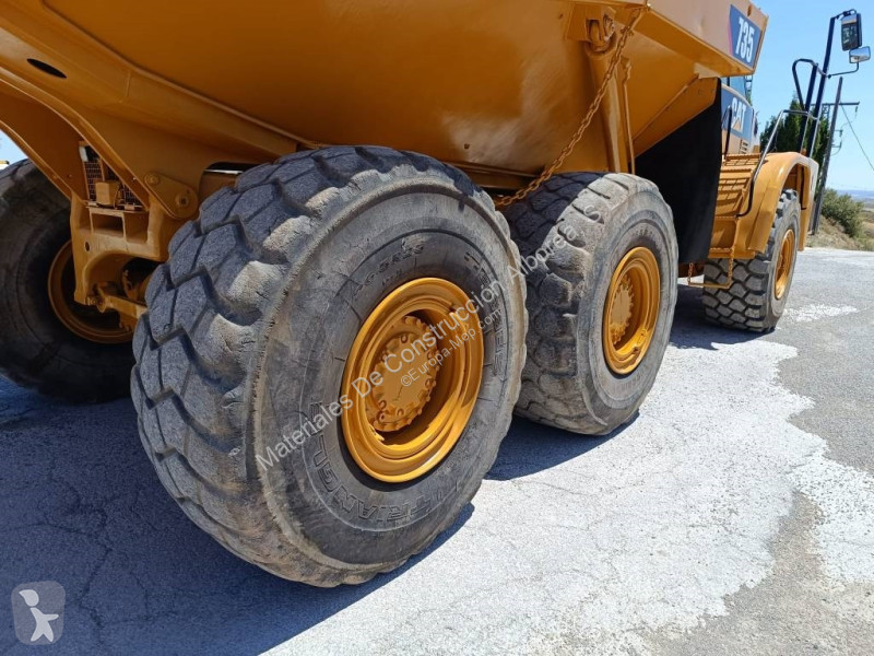 Dumper Caterpillar 735