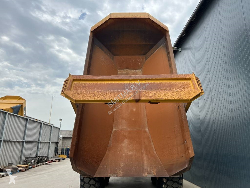 Sklápač Caterpillar 745 04A - New Tires
