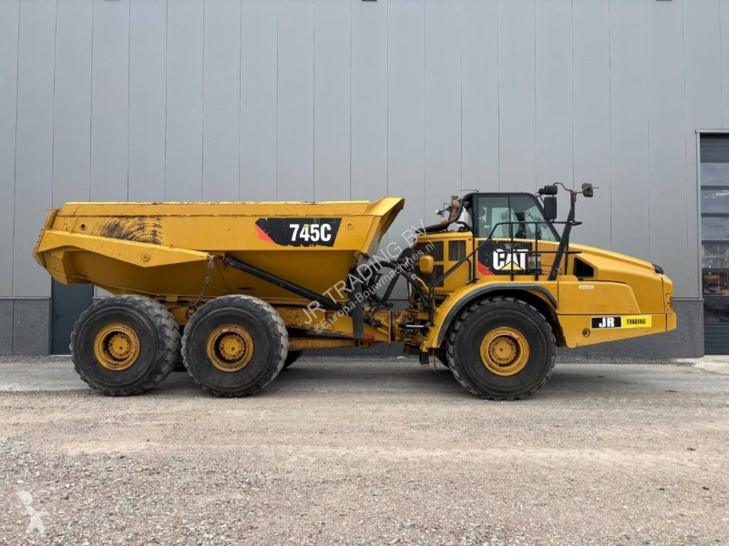 Dumper Caterpillar
