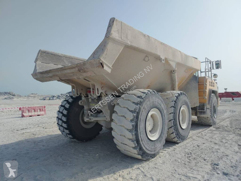 عربة قلابة Komatsu R (4 pieces available in Abu...