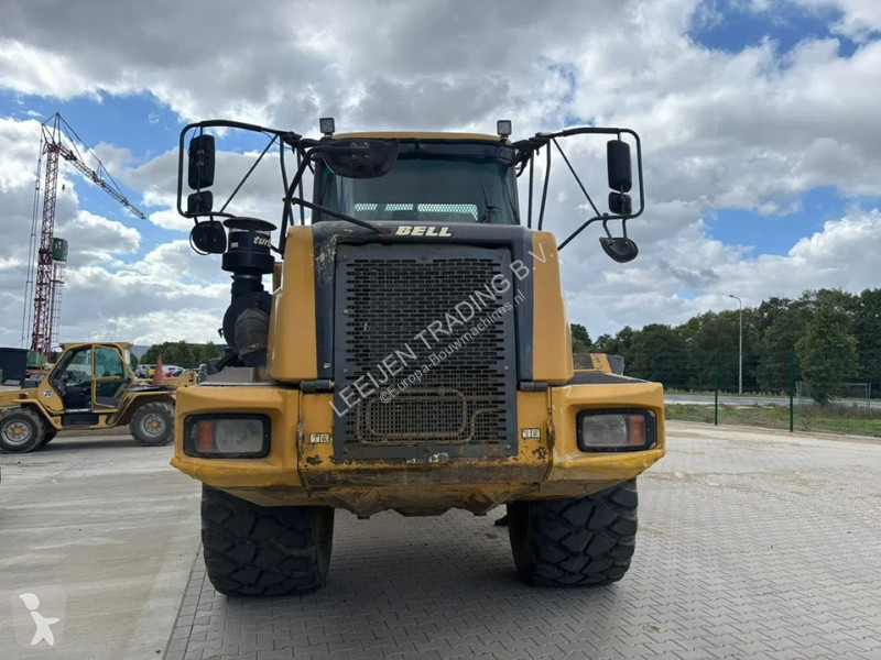 عربة قلابة Bell 6x6 Articulated dumptruck, 2012...