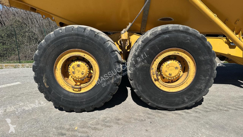 عربة قلابة Bell B30E 6x6