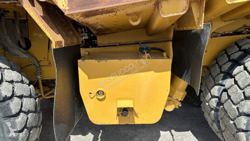 Tombereau Caterpillar 770