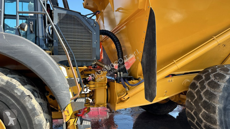 عربة قلابة Bell B50E 6X6