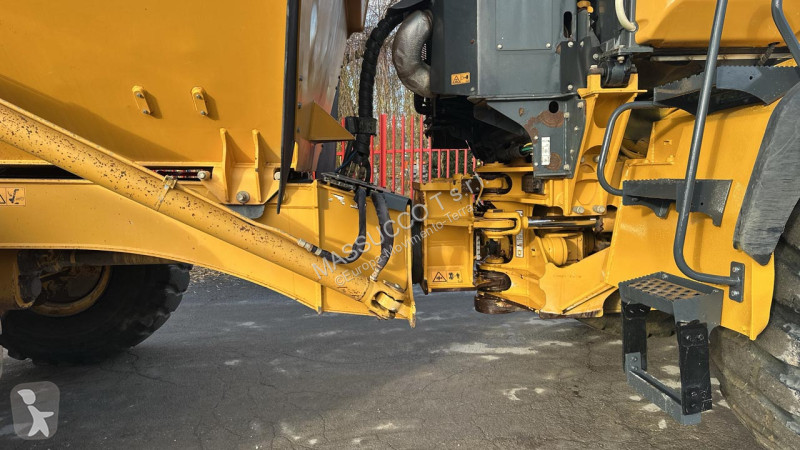 عربة قلابة Bell B25E 6x6