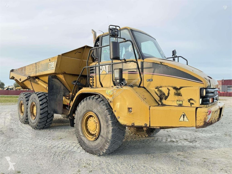 Карьерный самосвал Caterpillar 730
