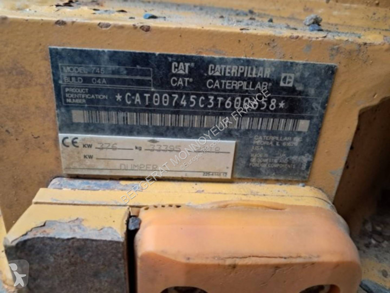 Sklápač Caterpillar 745
