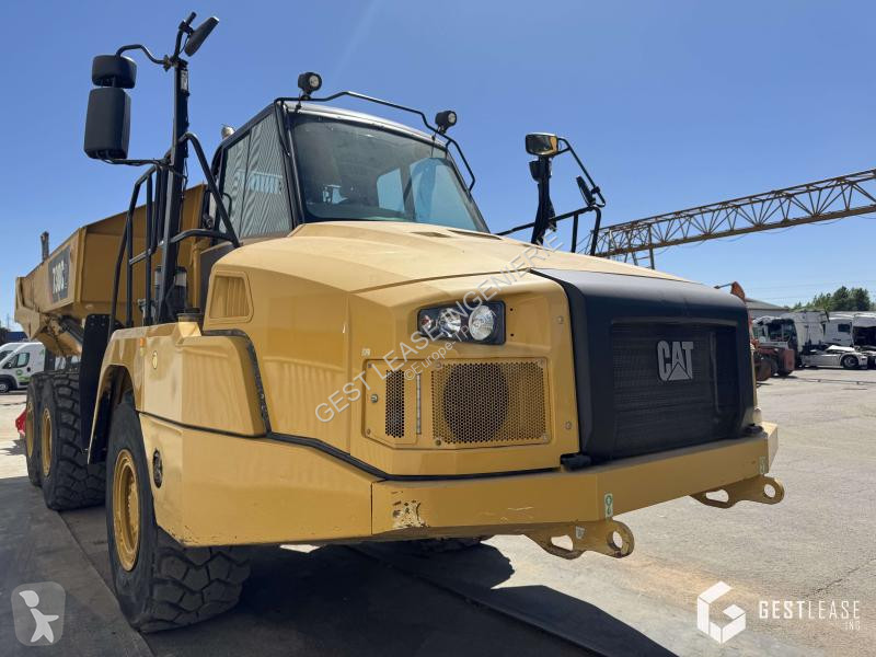 عربة قلابة Caterpillar