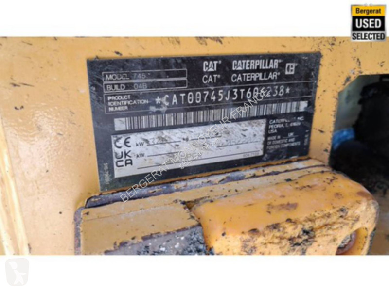 Sklápač Caterpillar 745