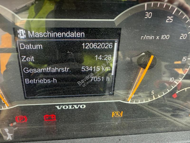 عربة قلابة Volvo G