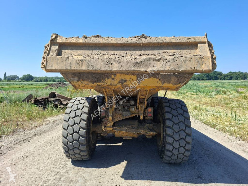 عربة قلابة Caterpillar C2