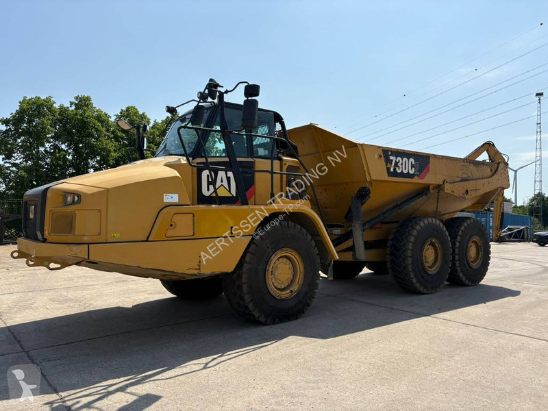 عربة قلابة Caterpillar
