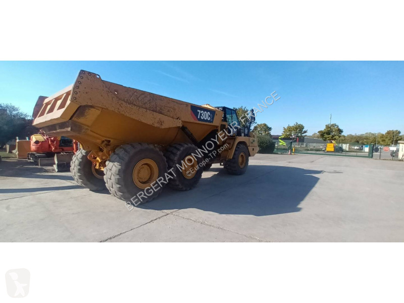 Дъмпер Caterpillar