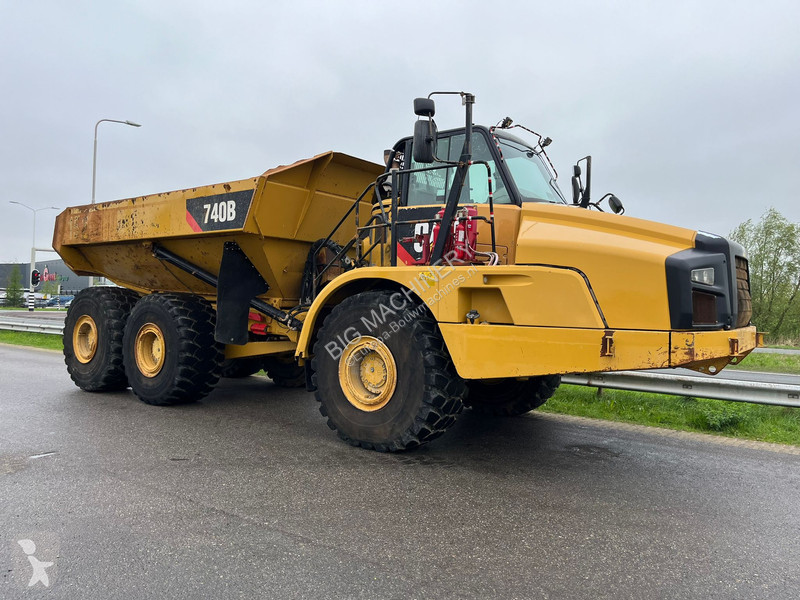 Dumper Caterpillar