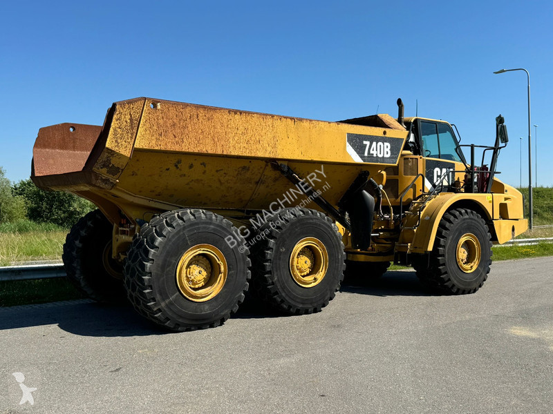 Dumper Caterpillar