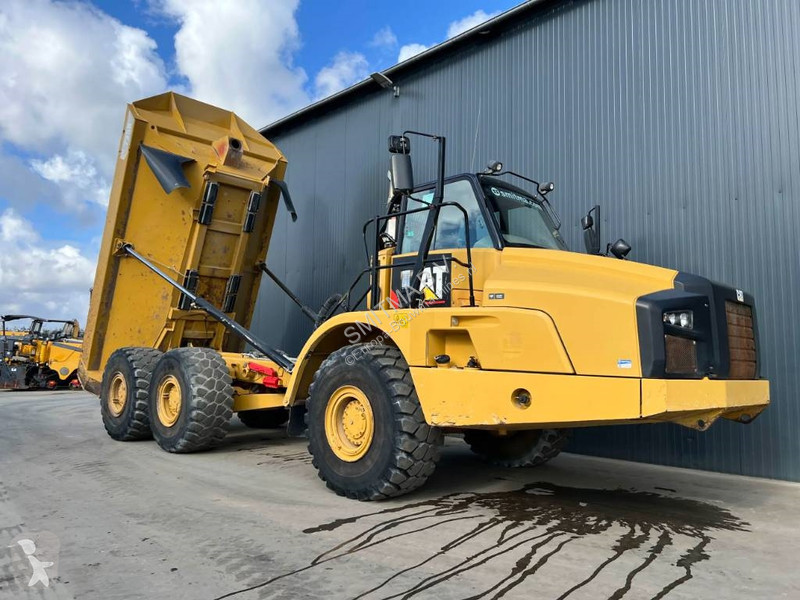 Sklápač Caterpillar 735 |