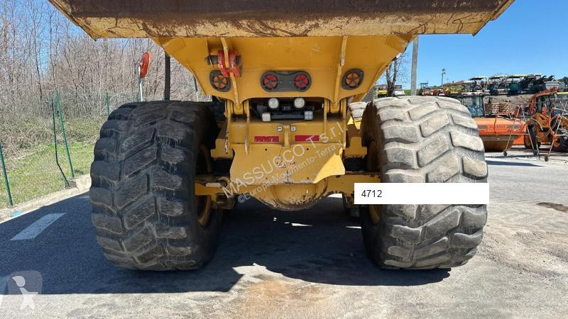 عربة قلابة Bell B30E
