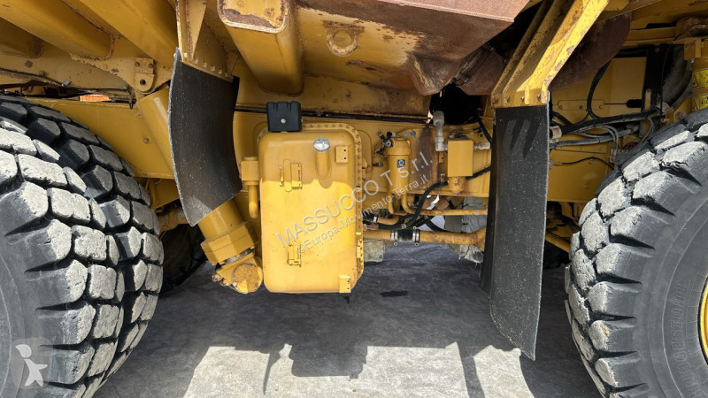 Tombereau Caterpillar 770