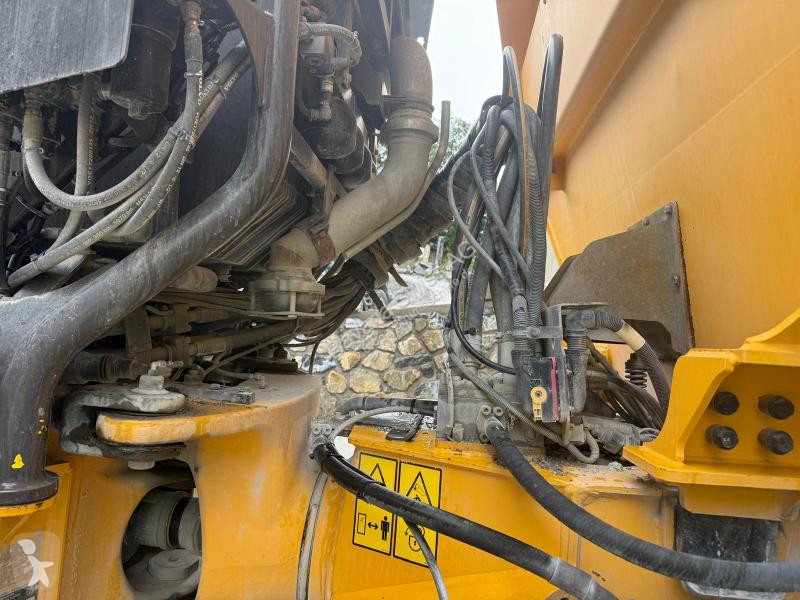 عربة قلابة Volvo G