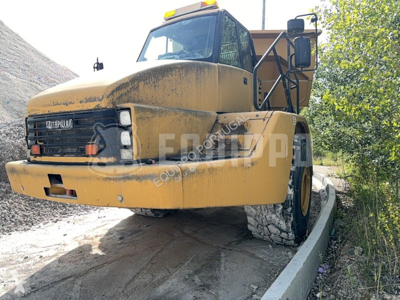 Sklápač Caterpillar 740