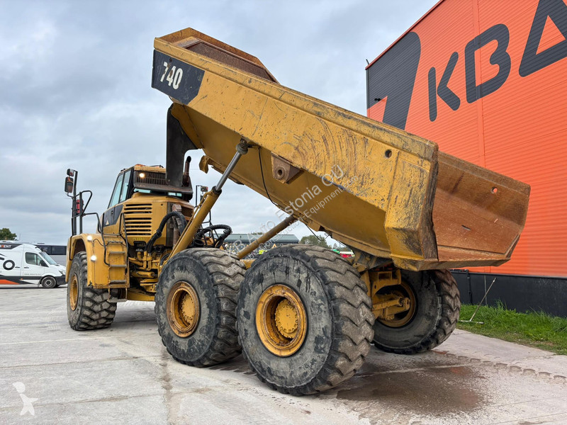 Карьерный самосвал Caterpillar 6x6 AC