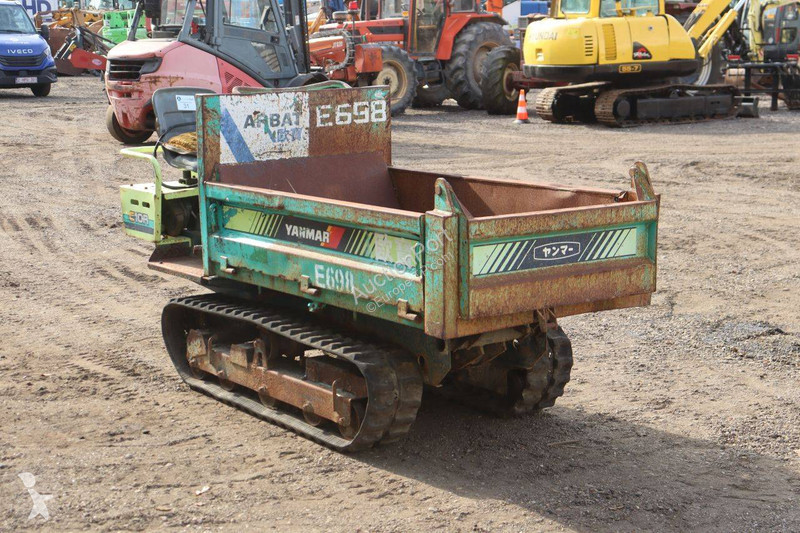 Tombereau Yanmar 1