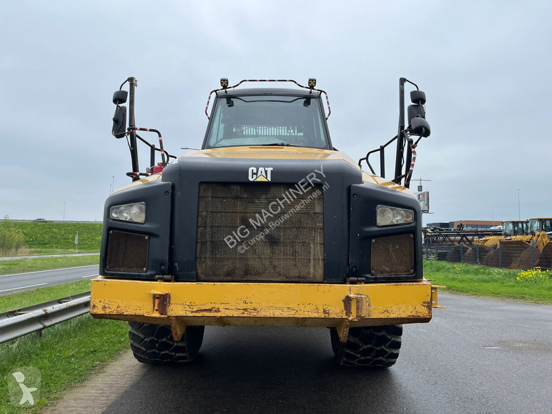 Dumper Caterpillar