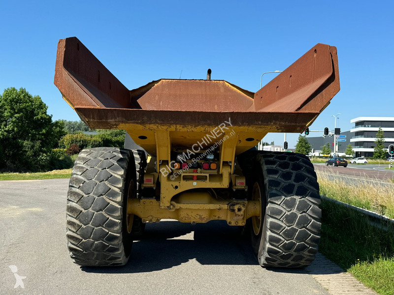 Dumper Caterpillar