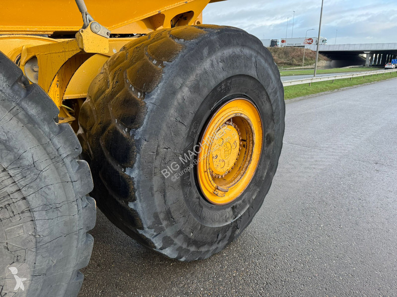 عربة قلابة Bell B45E