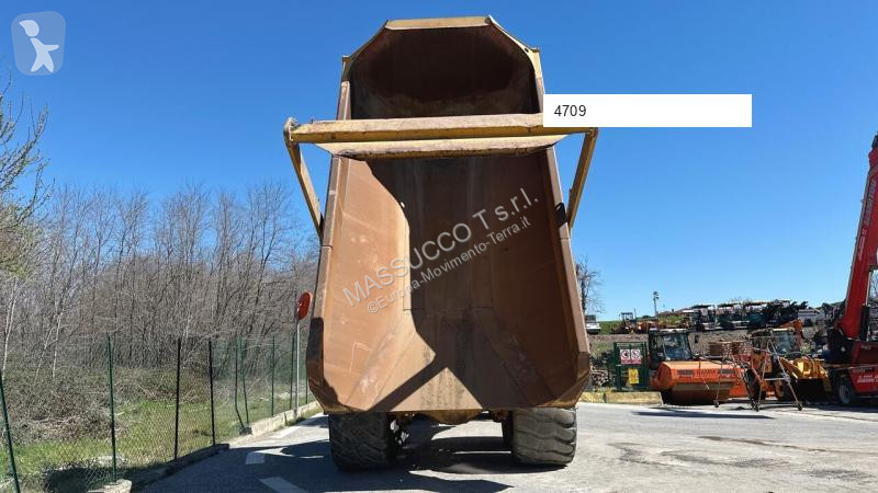 عربة قلابة Bell B30E 6x6