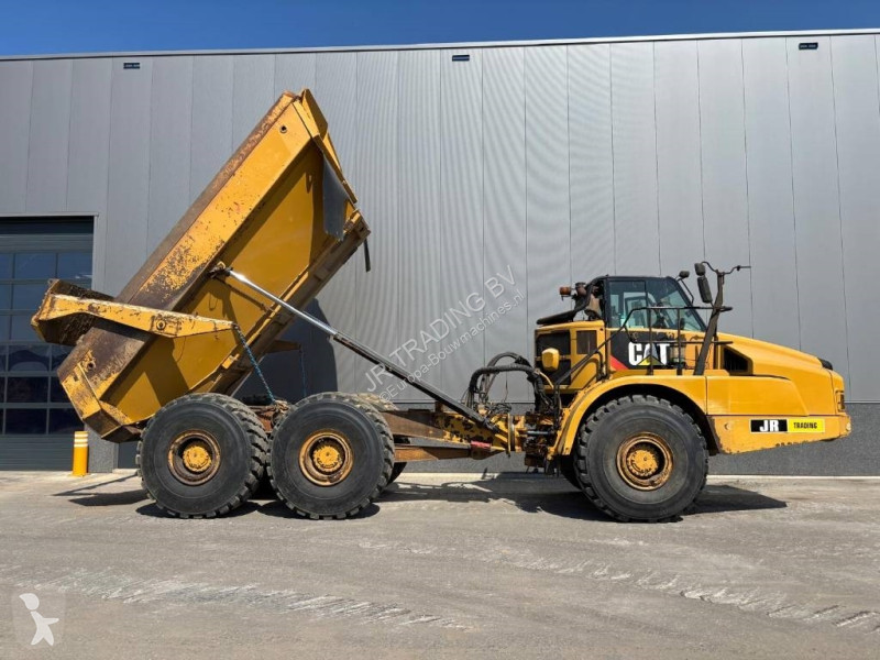 Dumper Caterpillar