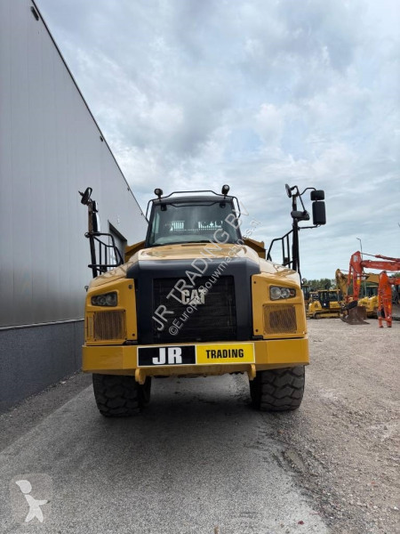 Dumper Caterpillar